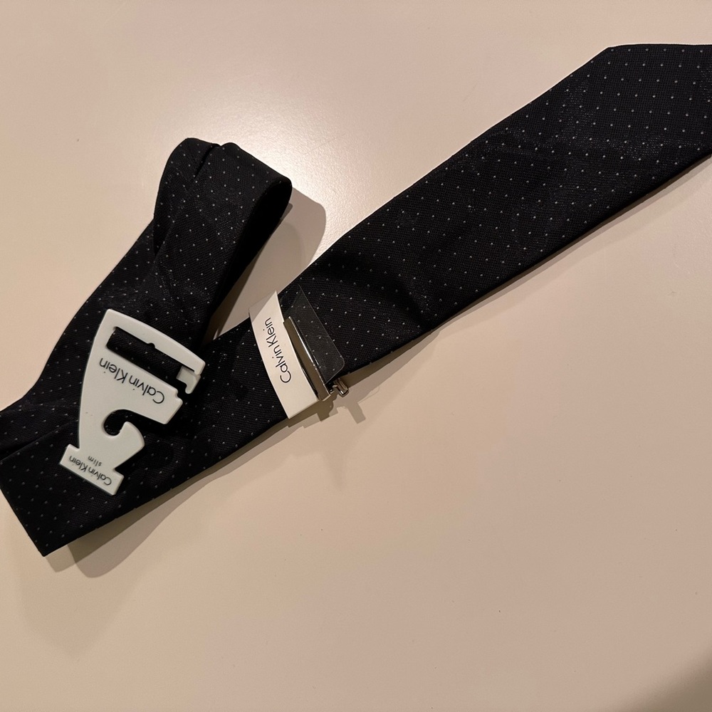 CK men’s tie one size NWT